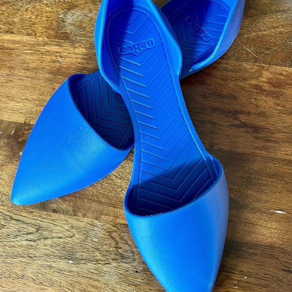 Womens Native Flats Size 10